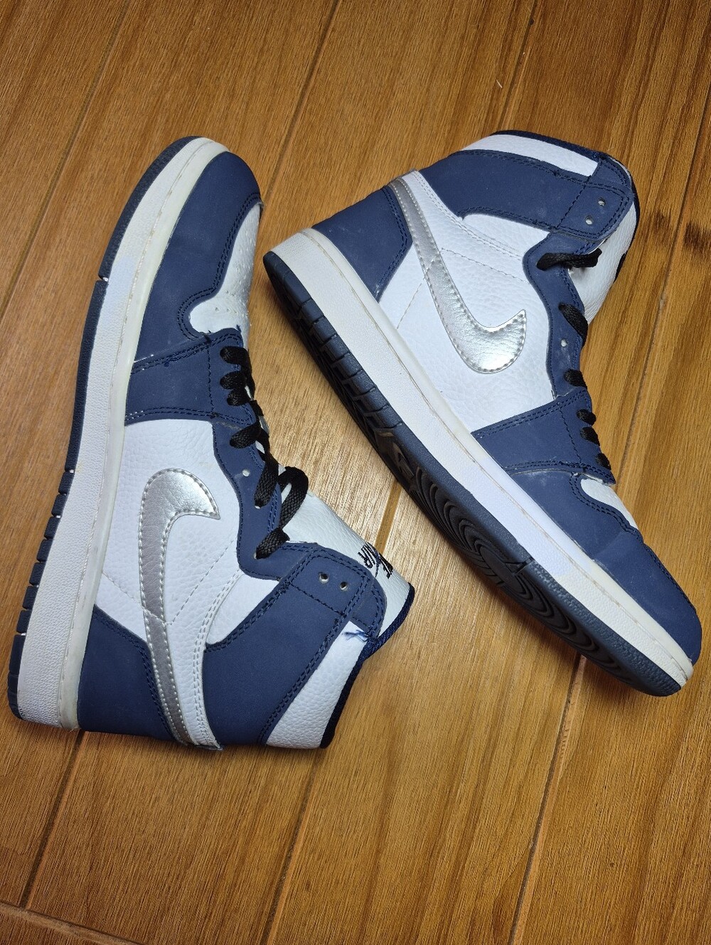 Nike Sneakers - Mens Size 8